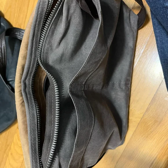 Elegant Waxed Canvas Dk Brown/Tan Leather Messenger Bag - Picture 4 of 6